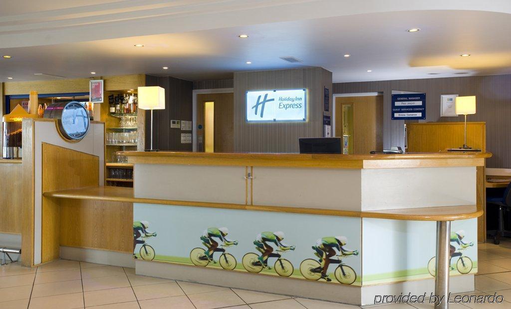 Holiday Inn Express London Luton Airport, An Ihg Hotel Wnętrze zdjęcie